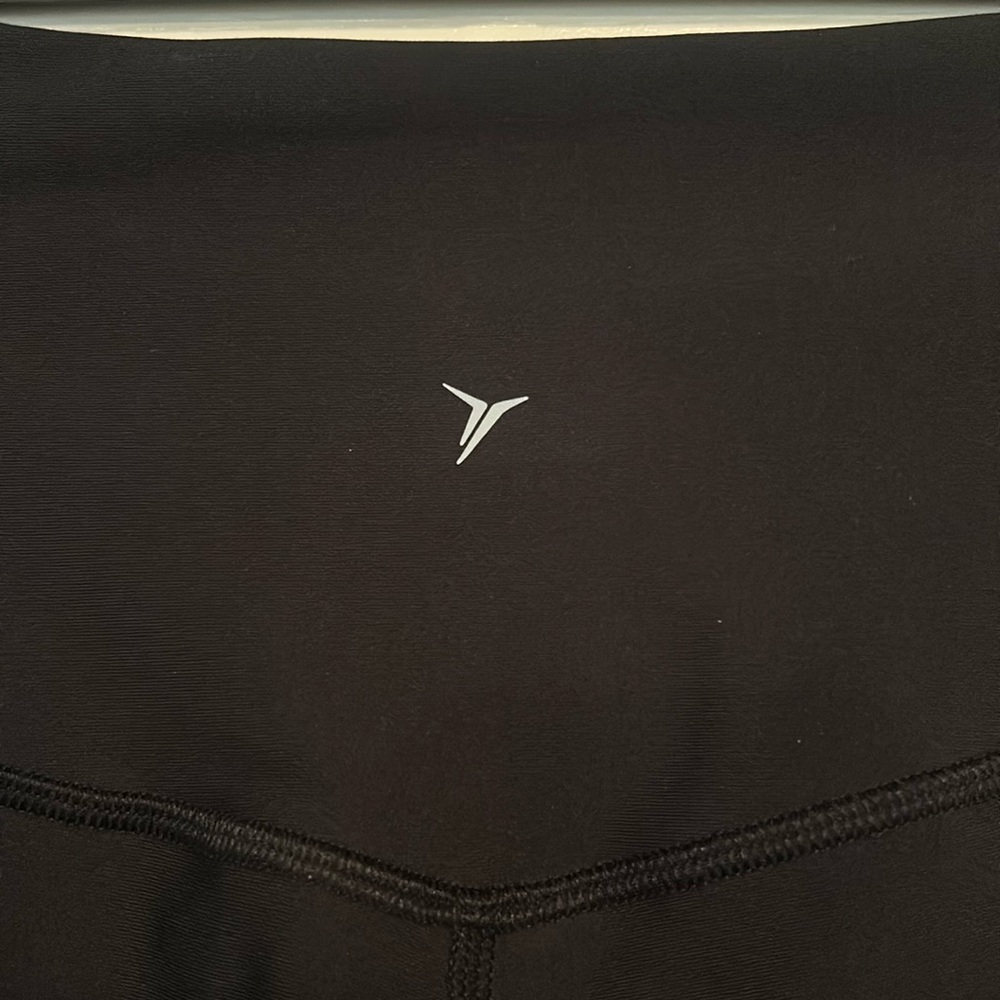 Old Navy Elevate leggings size medium - Picture 4 of 9